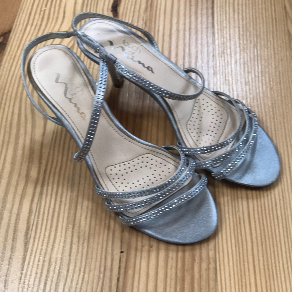 Silver 2 1/2 in heel stiletto strappy dress shoes